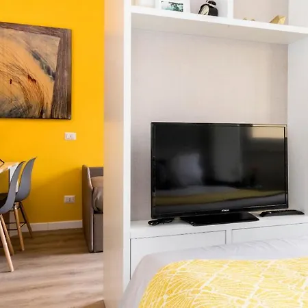 Altido Porta Romana Studio Apartment