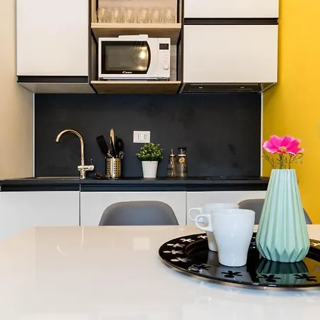 Altido Porta Romana Studio Apartment